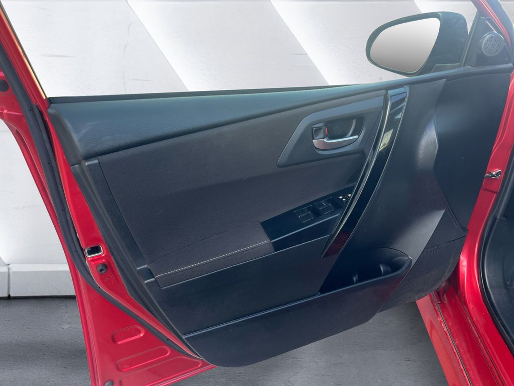 2018 Toyota Corolla iM Base photo 12