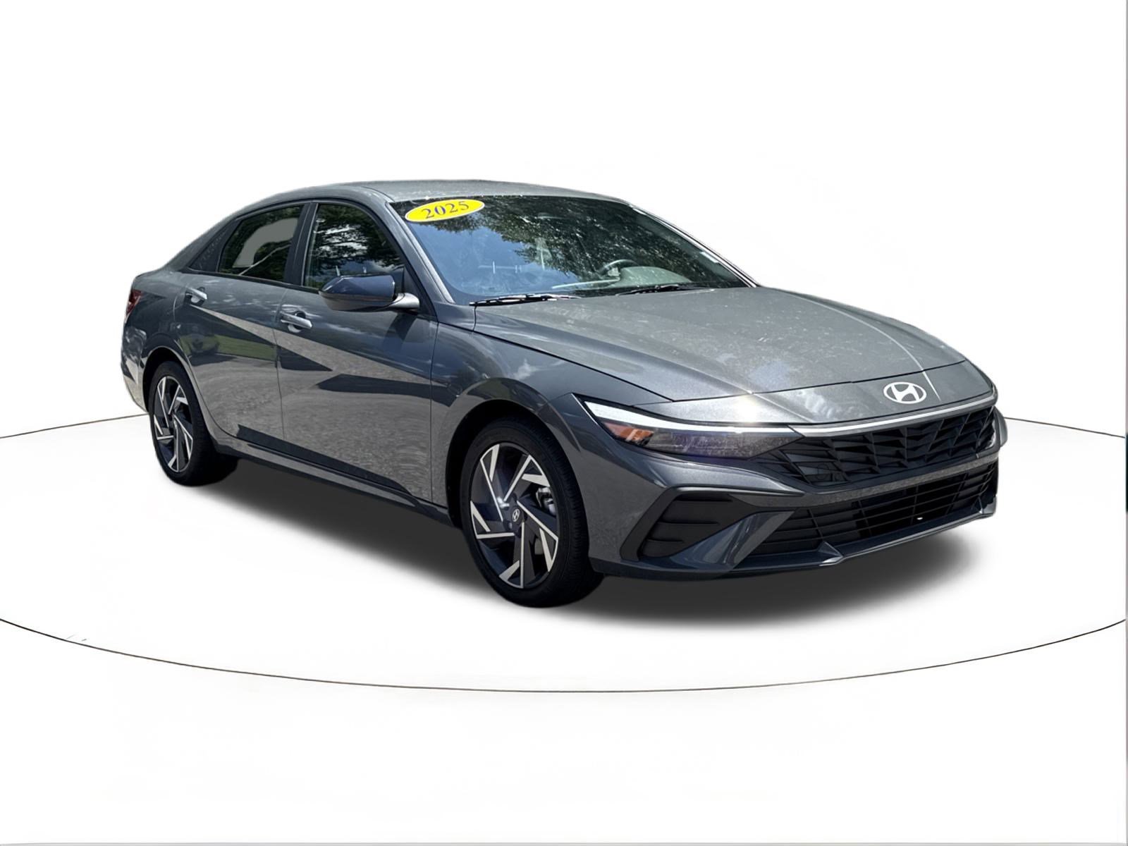 2025 Hyundai Elantra SEL's photo