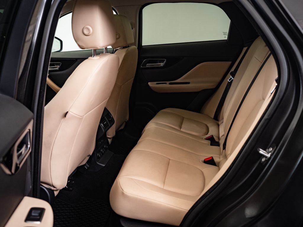 2018 Jaguar F-PACE Premium photo 32