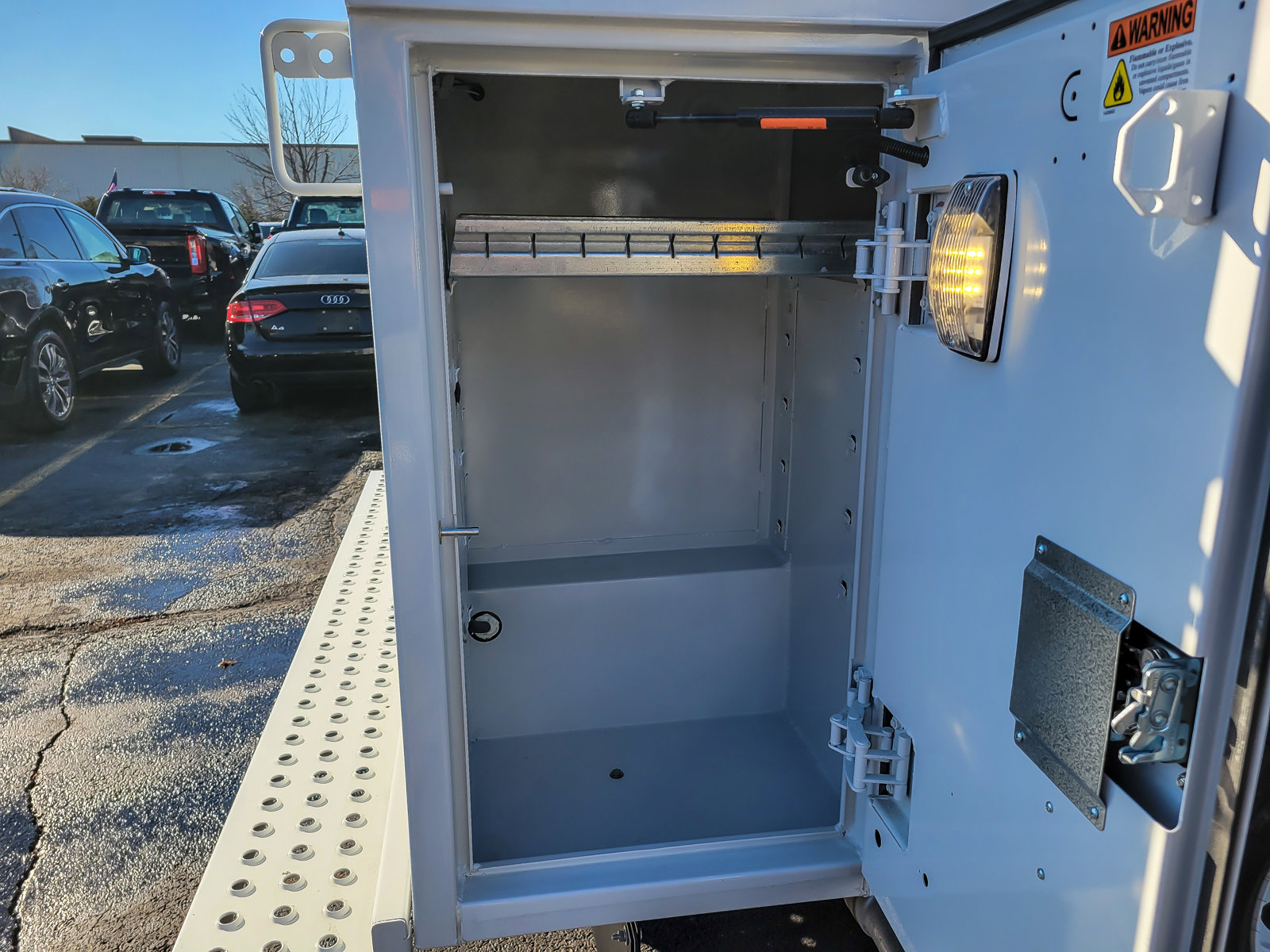 2025 FORD E-350 - Image 10