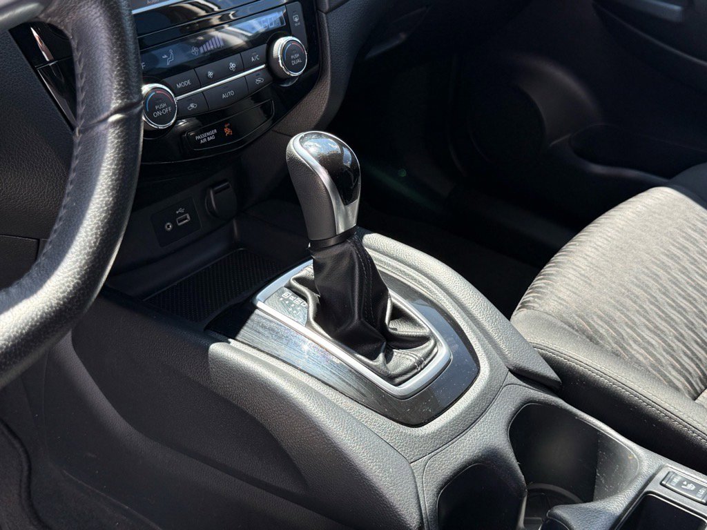 2020 Nissan Rogue SV photo 20