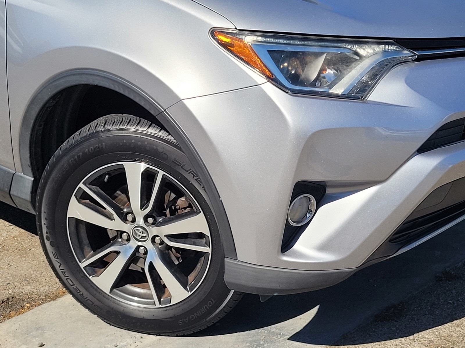 2018 Toyota RAV4 XLE photo 9