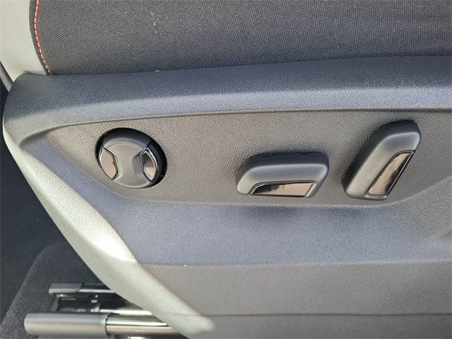 2025 Volkswagen Atlas Peak Edition SE photo 11