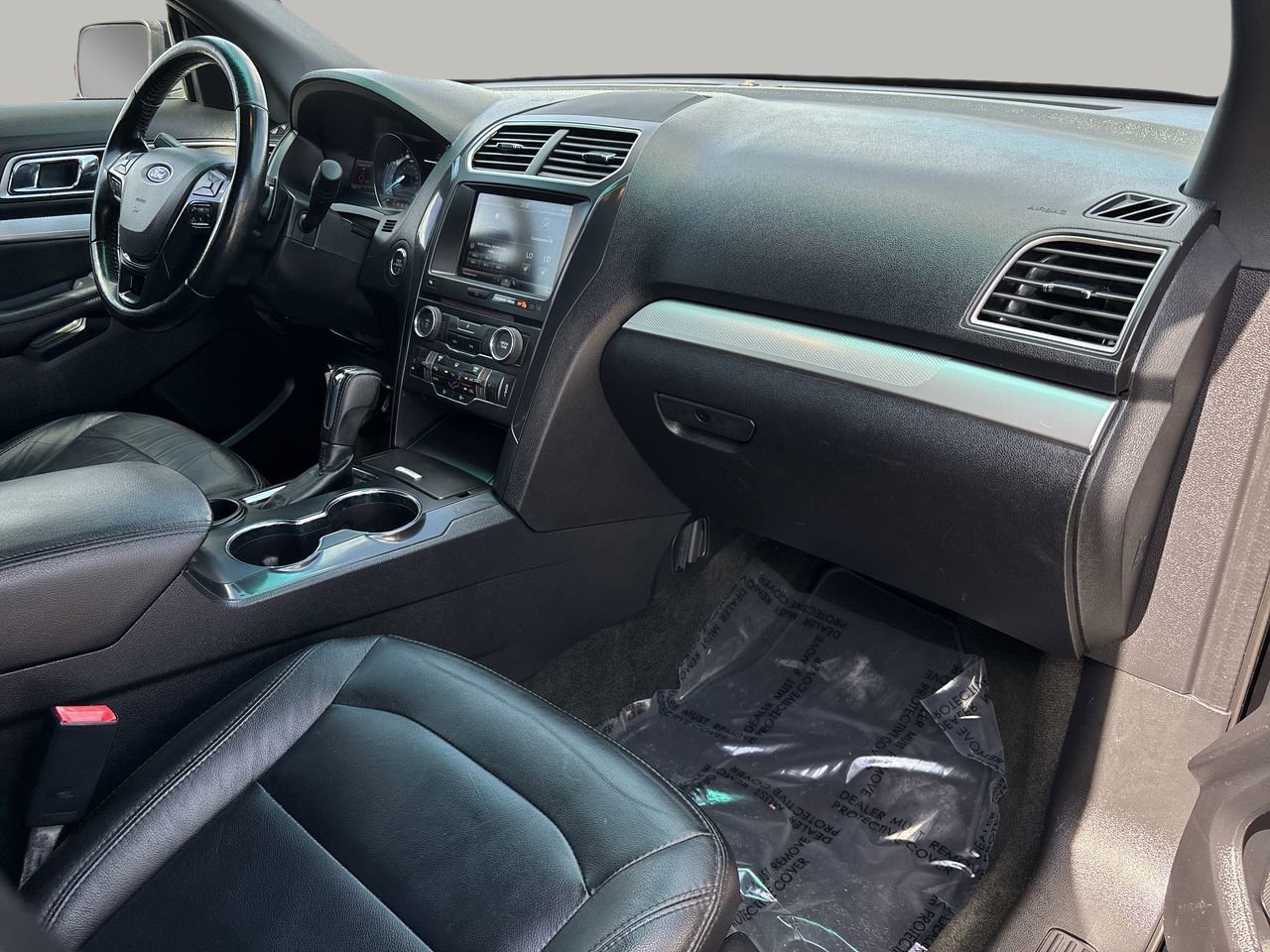 2016 Ford Explorer XLT photo 12