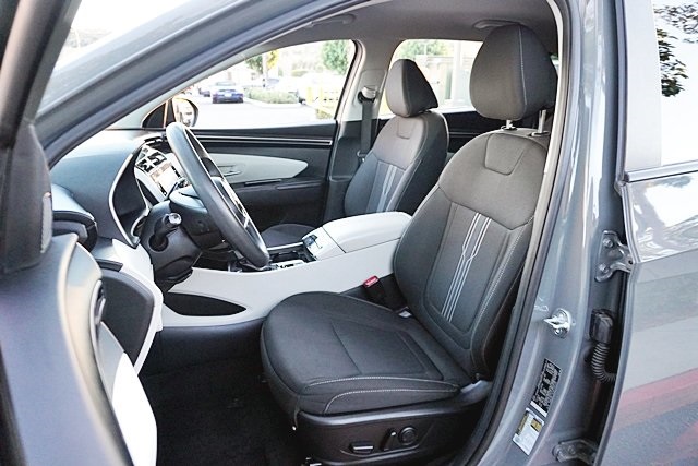 Used 2024 Gray Hyundai SEL image 15