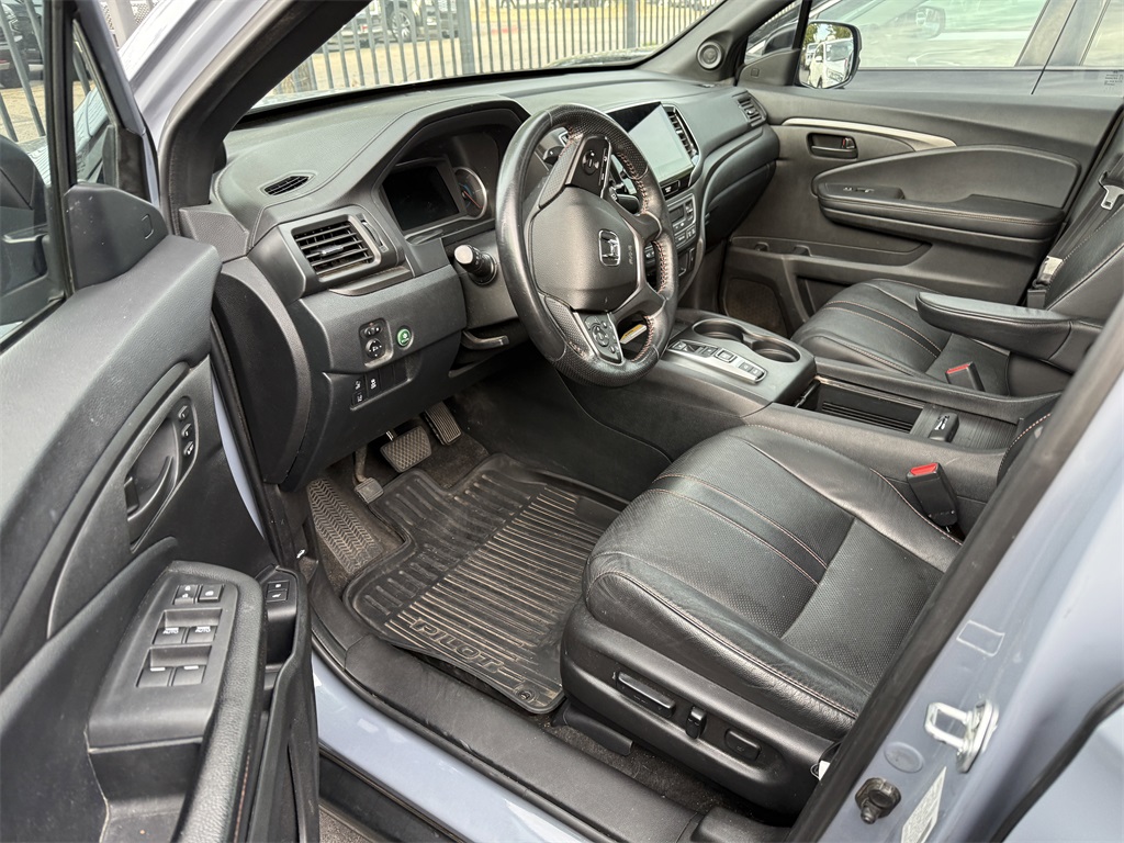 2022 Honda Pilot TrailSport photo 2