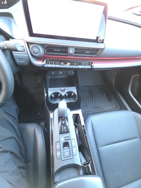2024 Toyota Prius Prime XSE Premium photo 9
