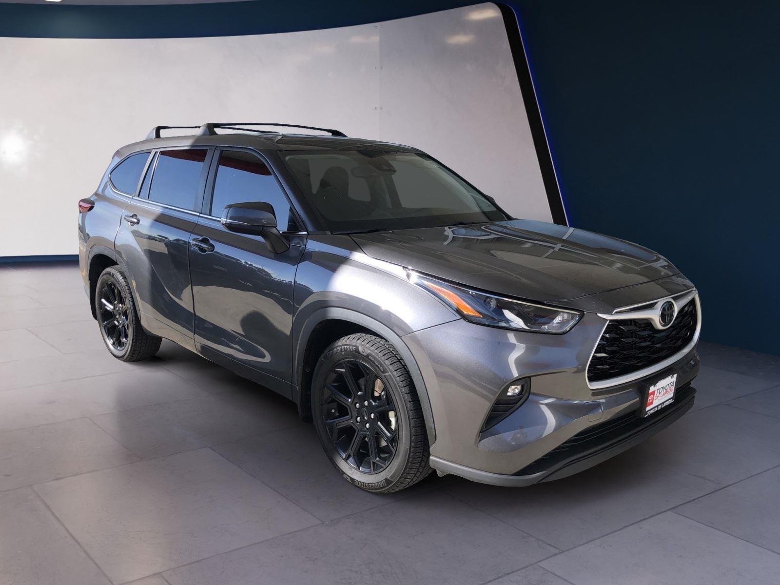 2023 Toyota Highlander LE photo 7