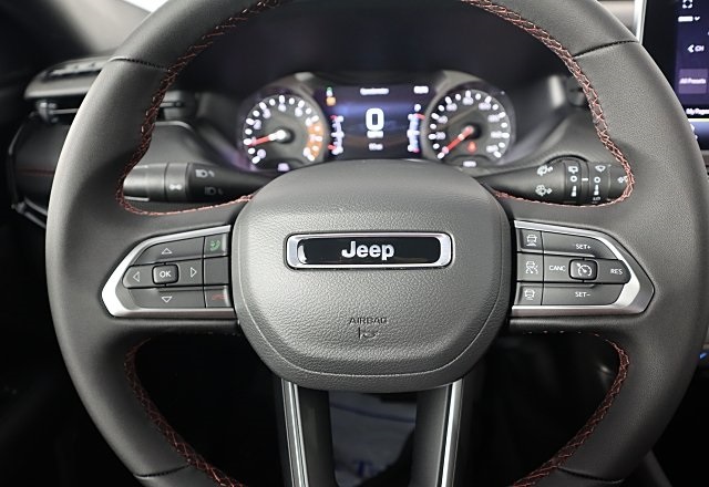 2025 Jeep Compass Trailhawk photo 10