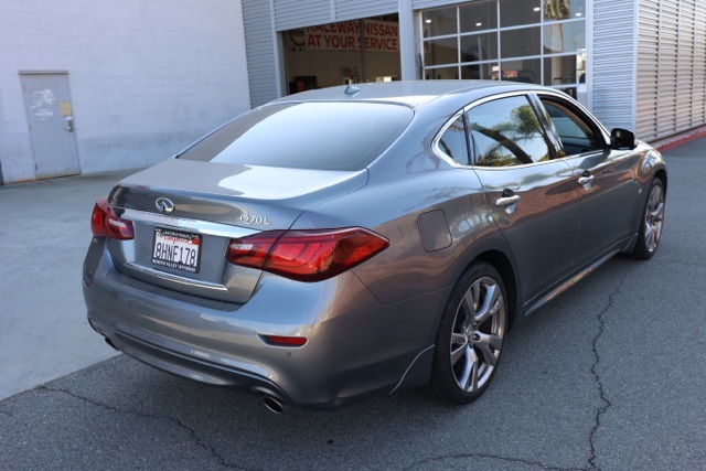 2019 Infiniti Q70L 3.7 photo 2