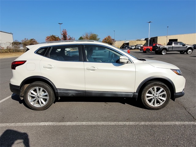 2019 Nissan Rogue Sport SV photo 2