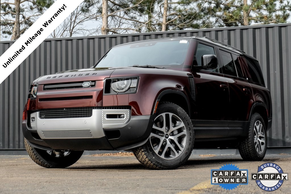 2025 Land Rover Defender S's photo