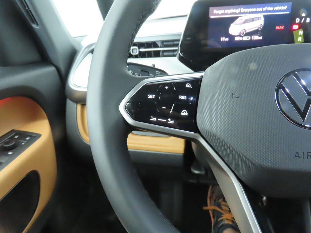 2025 Volkswagen ID. Buzz Pro Plus photo 11