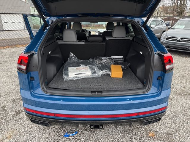 2025 Volkswagen Atlas Cross Sport SEL R-Line photo 15
