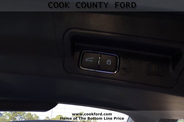 2025 Ford Explorer photo 20