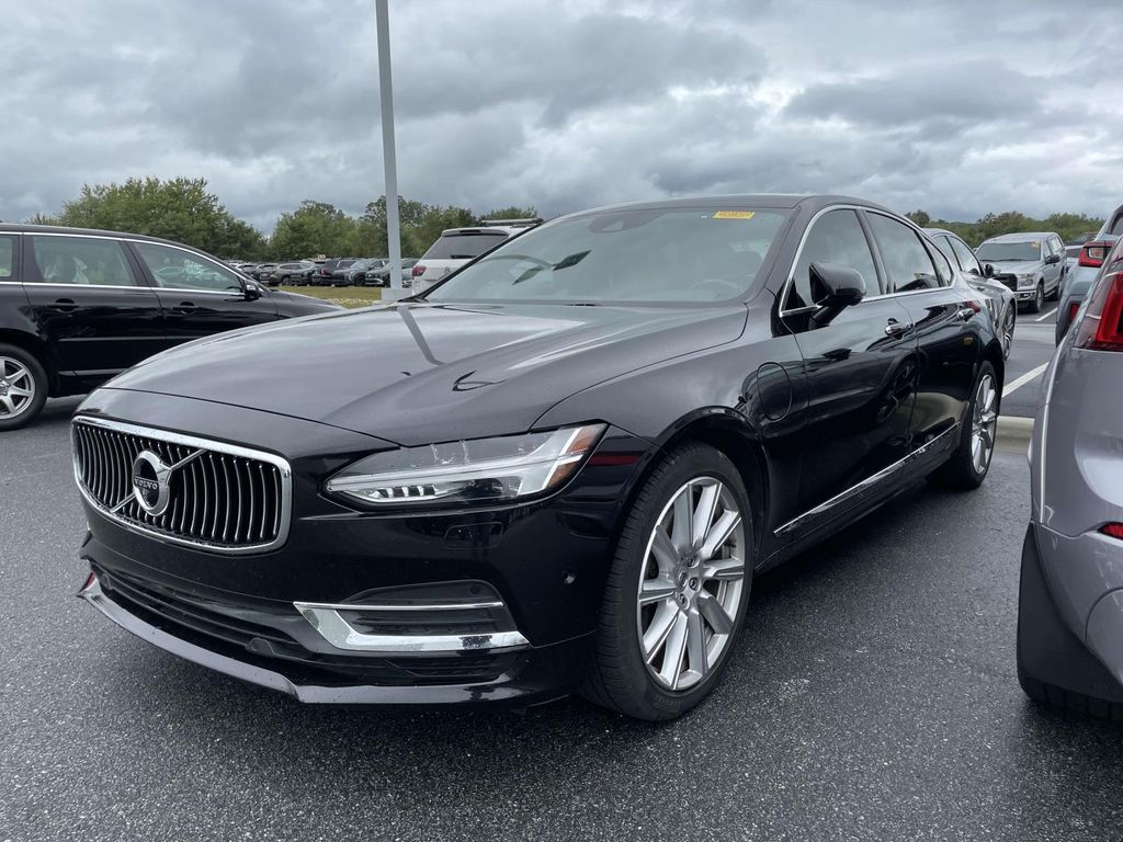 2019 Volvo S90 T8 Inscription photo 2
