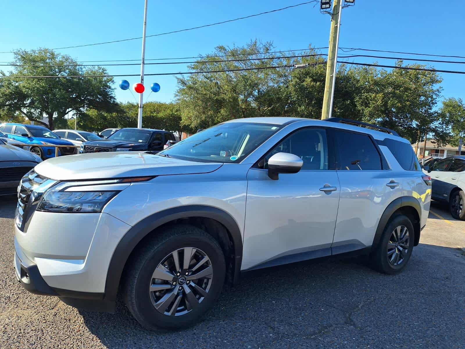 2024 Nissan Pathfinder SV photo 9