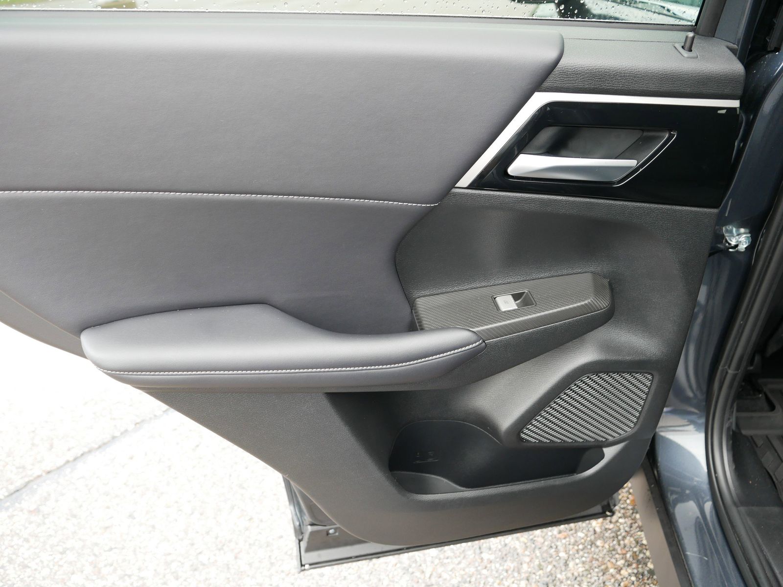 2024 Mitsubishi Outlander SE photo 14