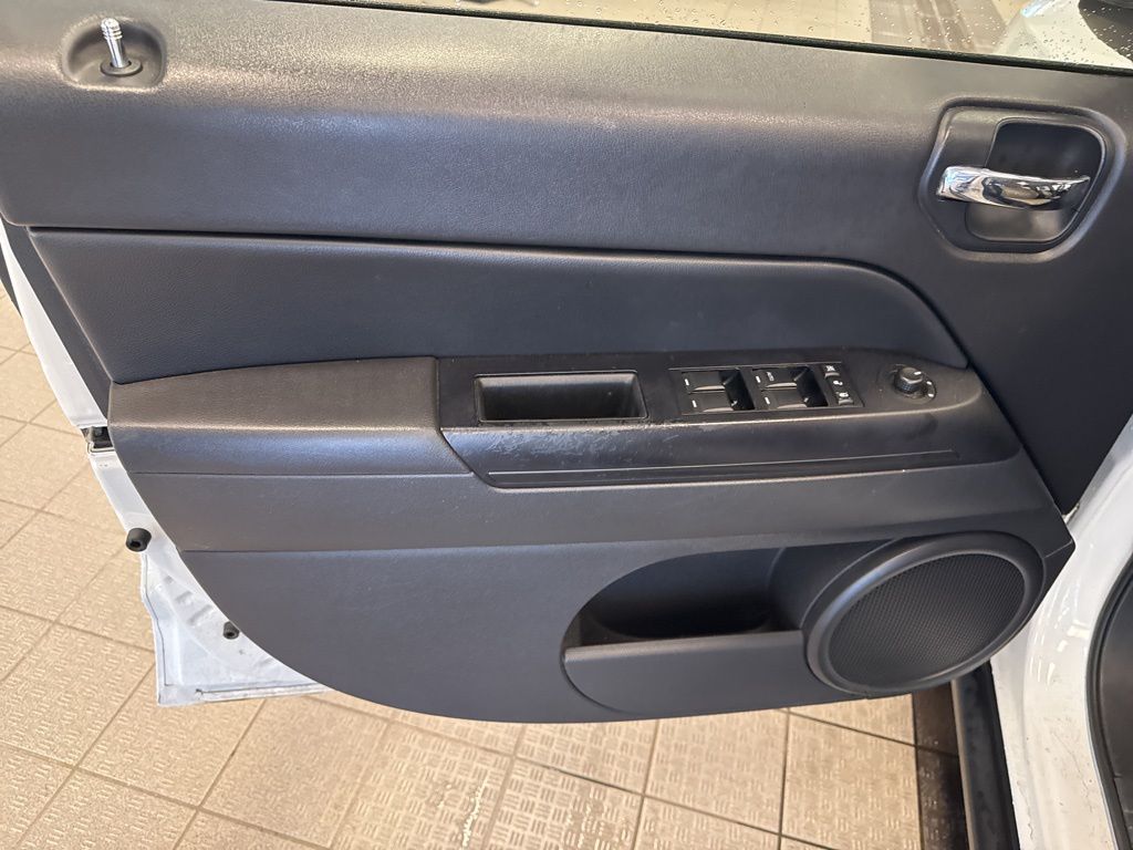 2013 Jeep Compass Latitude photo 15