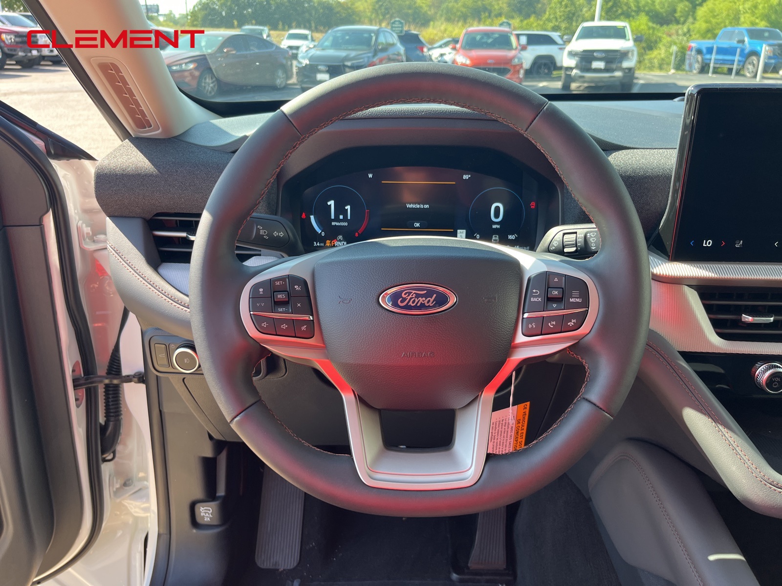 2025 Ford Explorer photo 3