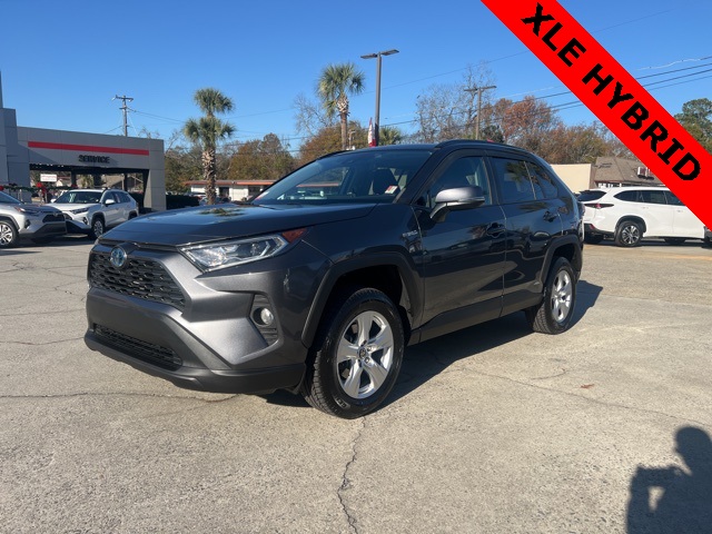 2021 Toyota RAV4 XLE's photo