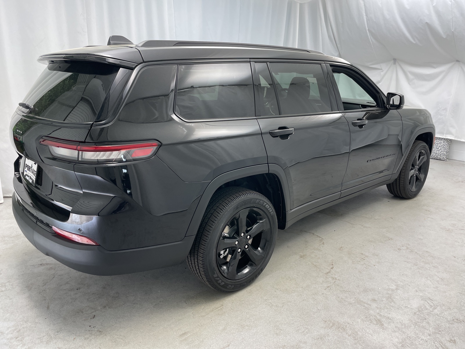 2025 Jeep Grand Cherokee Altitude X photo 2