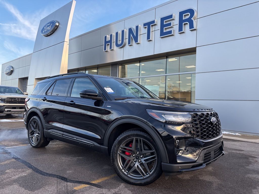 2026 Ford Explorer ST-LINE's photo