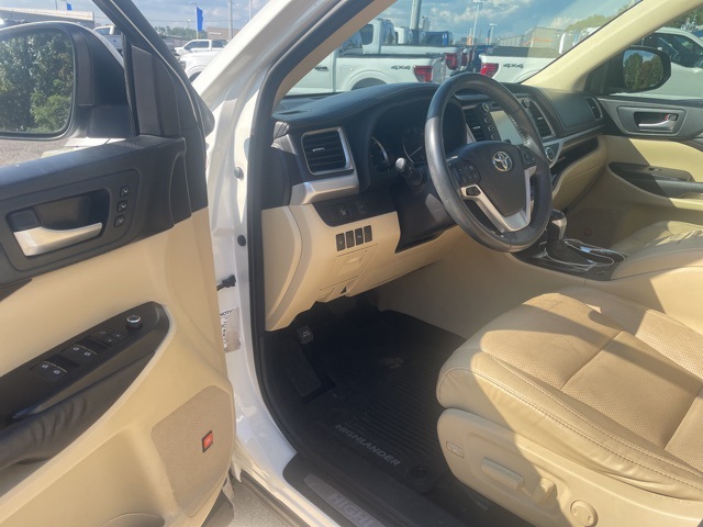 2016 Toyota Highlander Base Hybrid photo 6