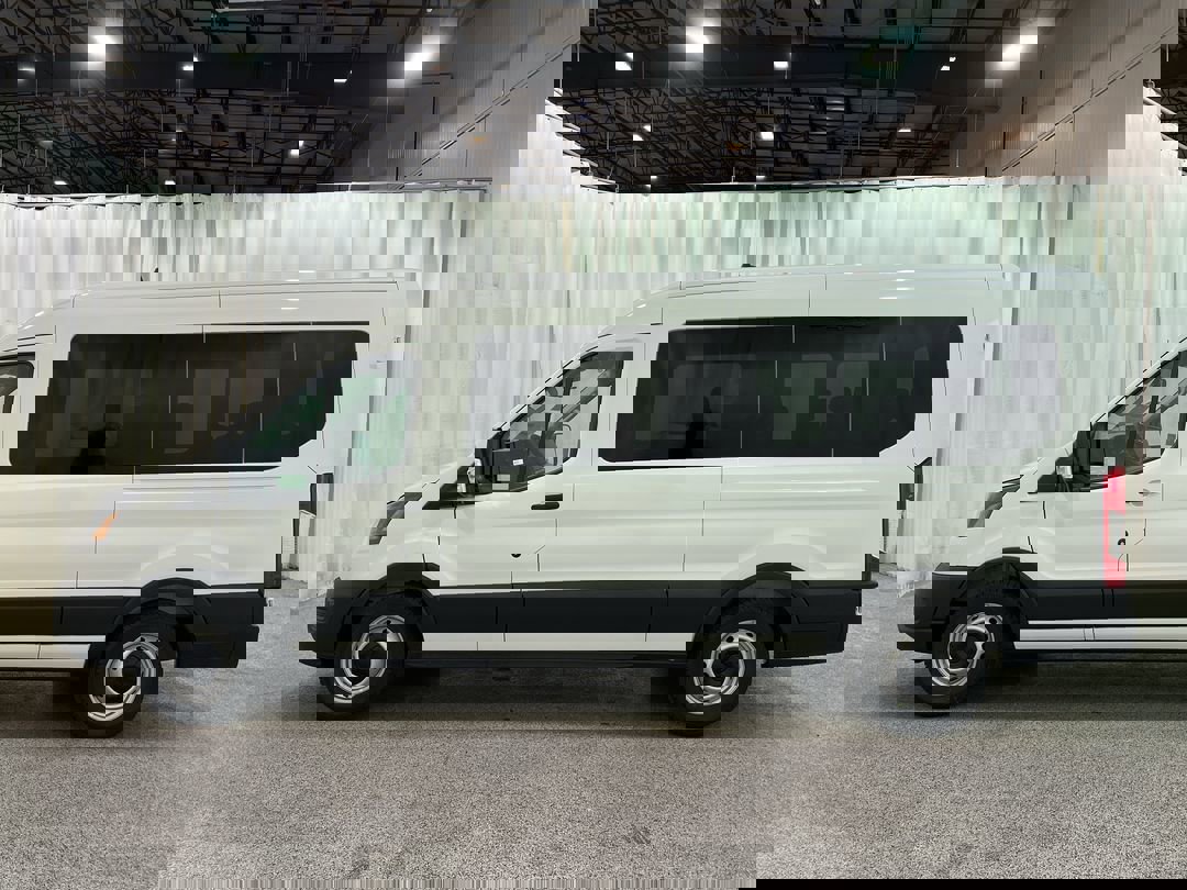 New 2025 OXFORD WHITE Ford XL image 6