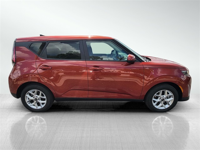 2023 Kia Soul LX photo 2