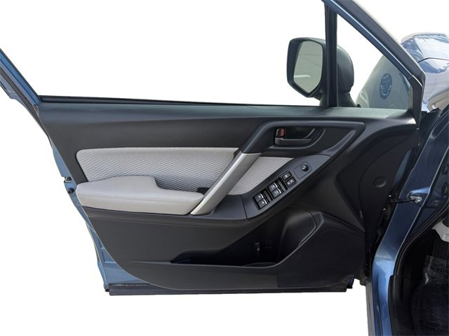 2017 Subaru Forester 2.5i photo 17