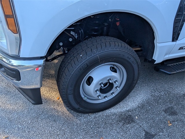 2026 Ford F-350 XL photo 2