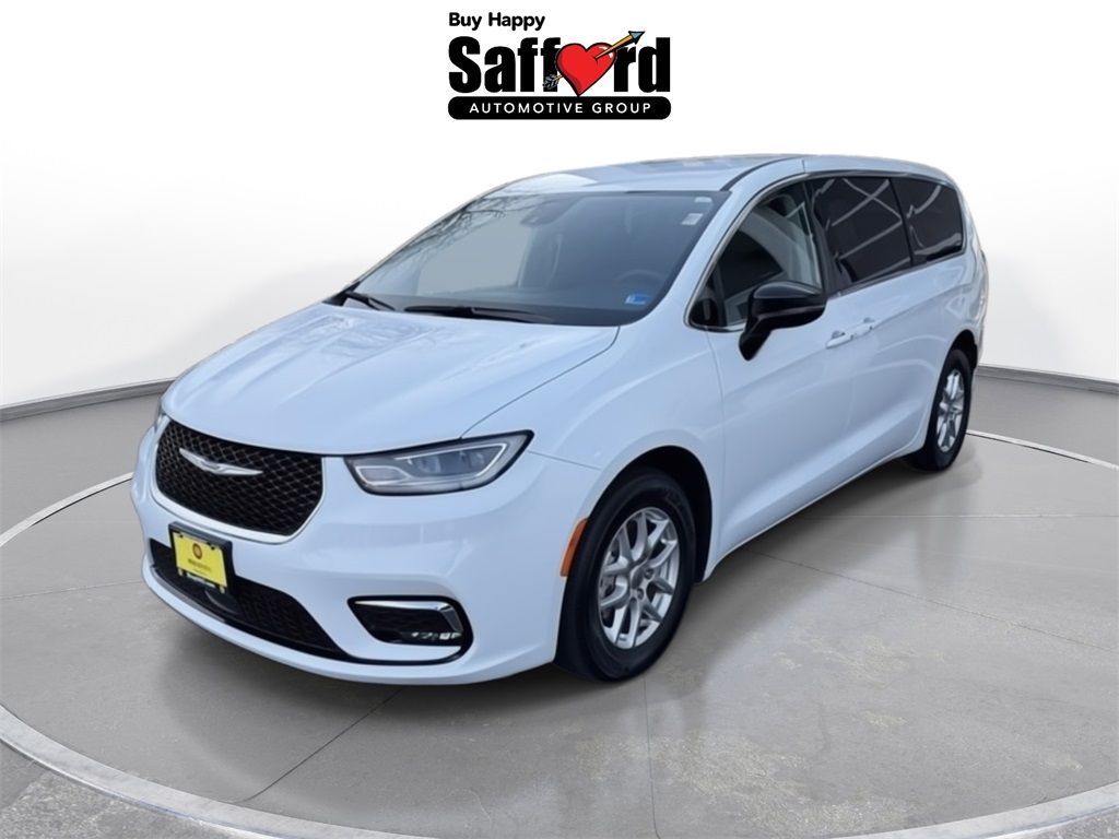 2024 Chrysler Pacifica Touring L's photo