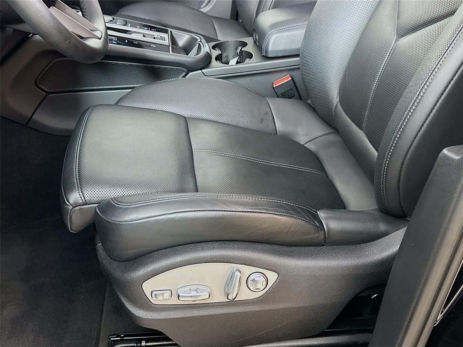 2023 Porsche Macan S photo 18