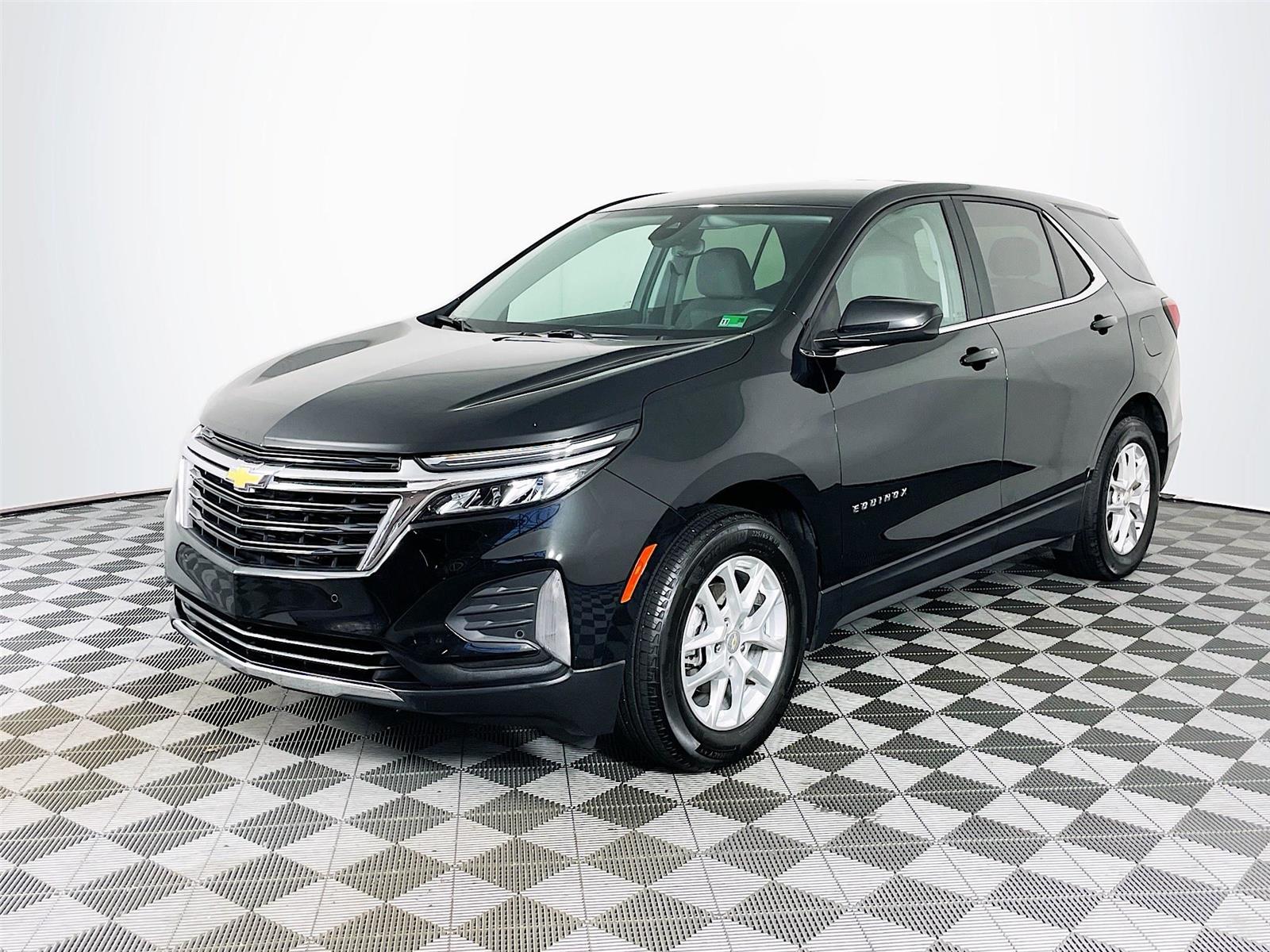 2024 Chevrolet Equinox LT photo 3