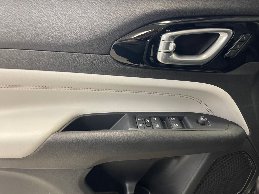 2022 Jeep Compass Limited photo 8