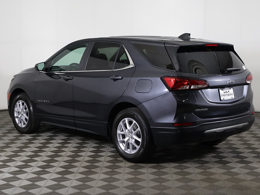 2023 Chevrolet Equinox LT photo 2