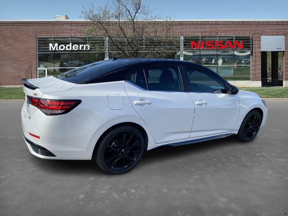 2025 Nissan Sentra SR Midnight Edition photo 4