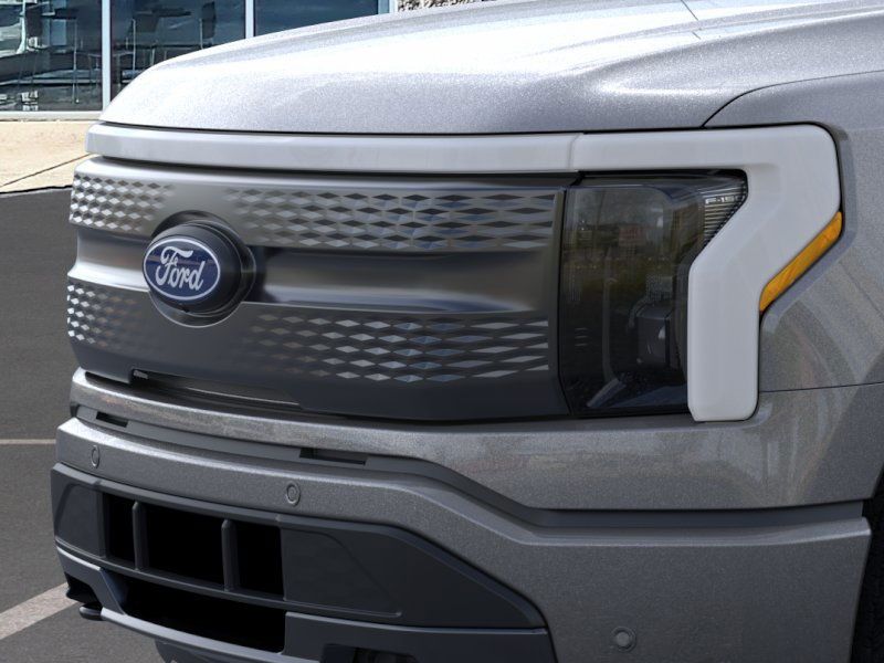 2025 Ford F-150 Lightning photo 16