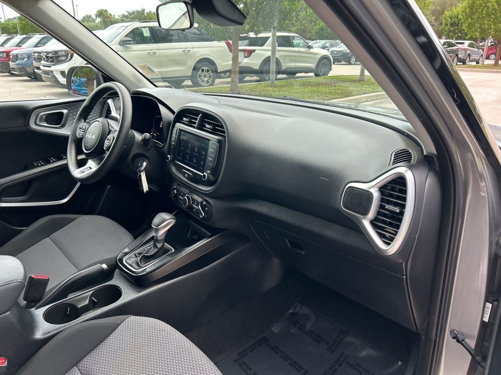 2023 Kia Soul LX photo 32