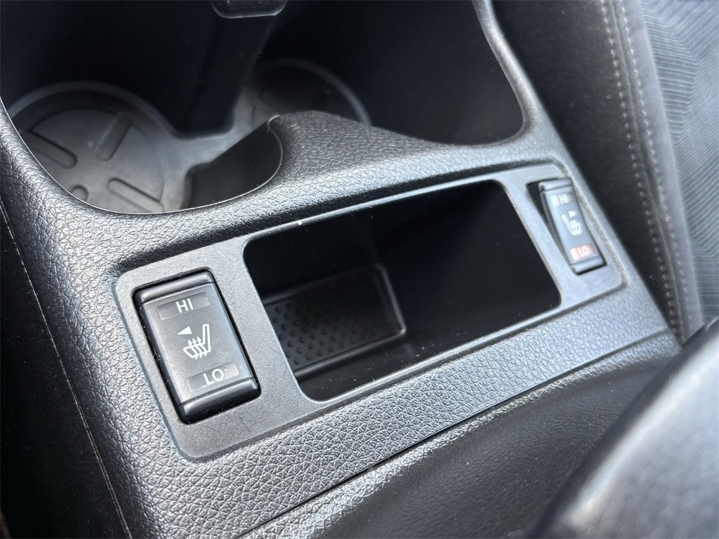 2016 Nissan Rogue SV photo 32