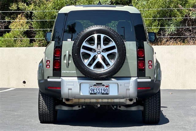 2024 Land Rover Defender 110 S photo 4