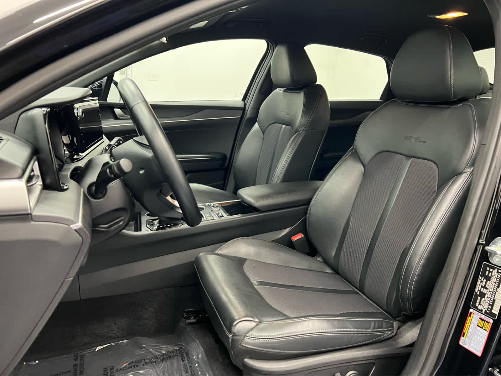 2024 Kia K5 GT-Line photo 3