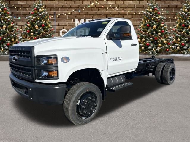 2024 Chevrolet Silverado 4500 Medium Duty Chassis Cab Work Truck's photo
