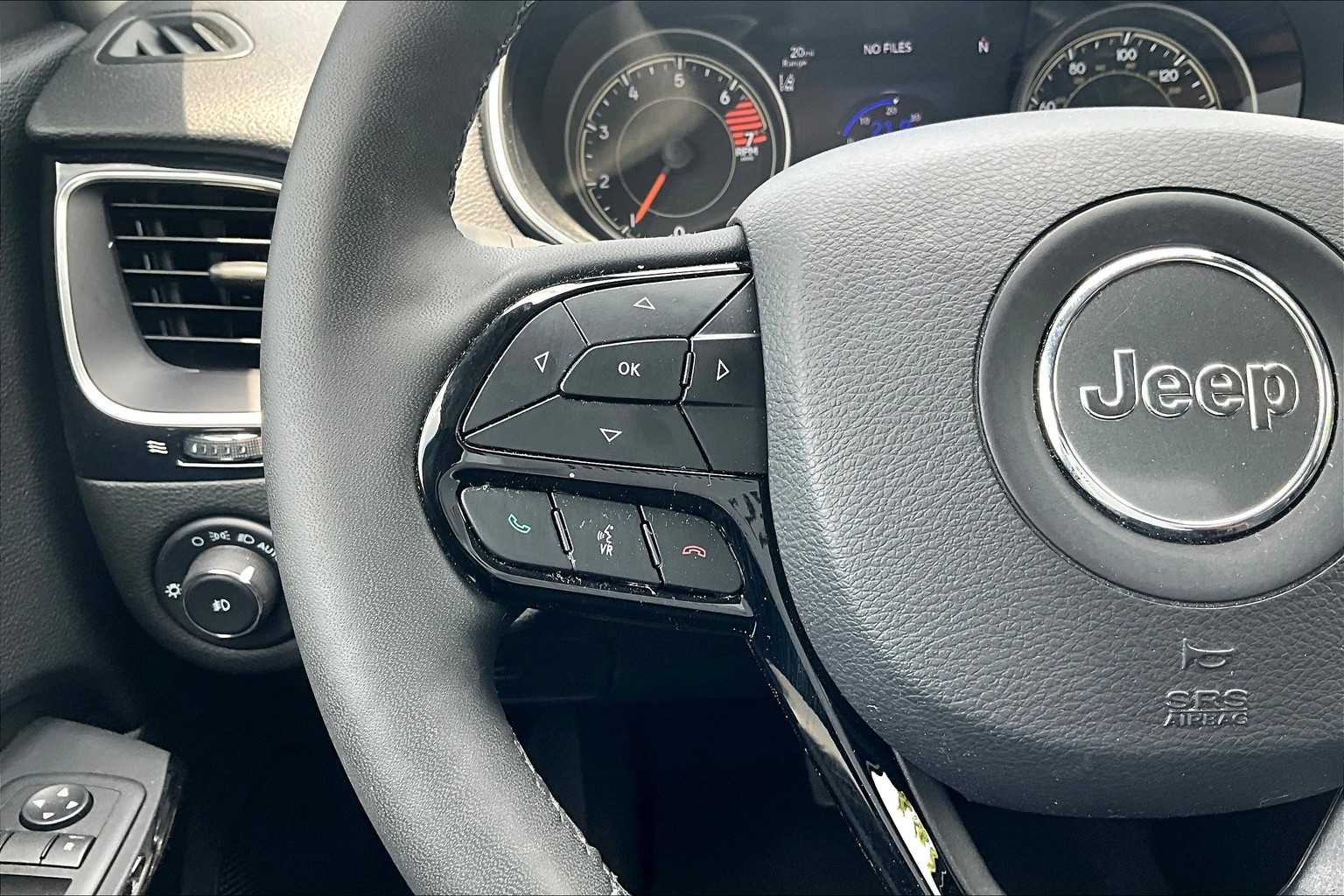 2023 Jeep Cherokee Altitude Lux photo 18
