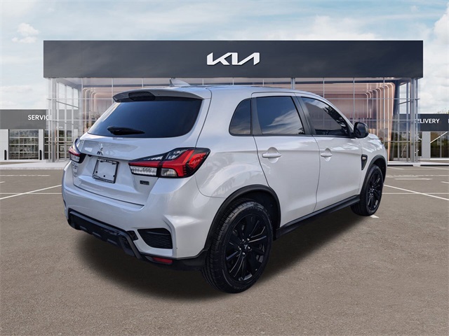 2022 Mitsubishi Outlander Sport LE photo 2
