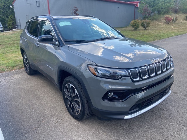 2022 Jeep Compass Limited photo 2