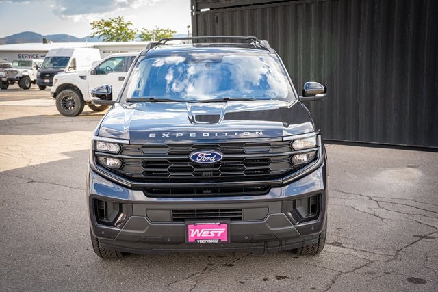 2025 Ford Expedition MAX photo 2