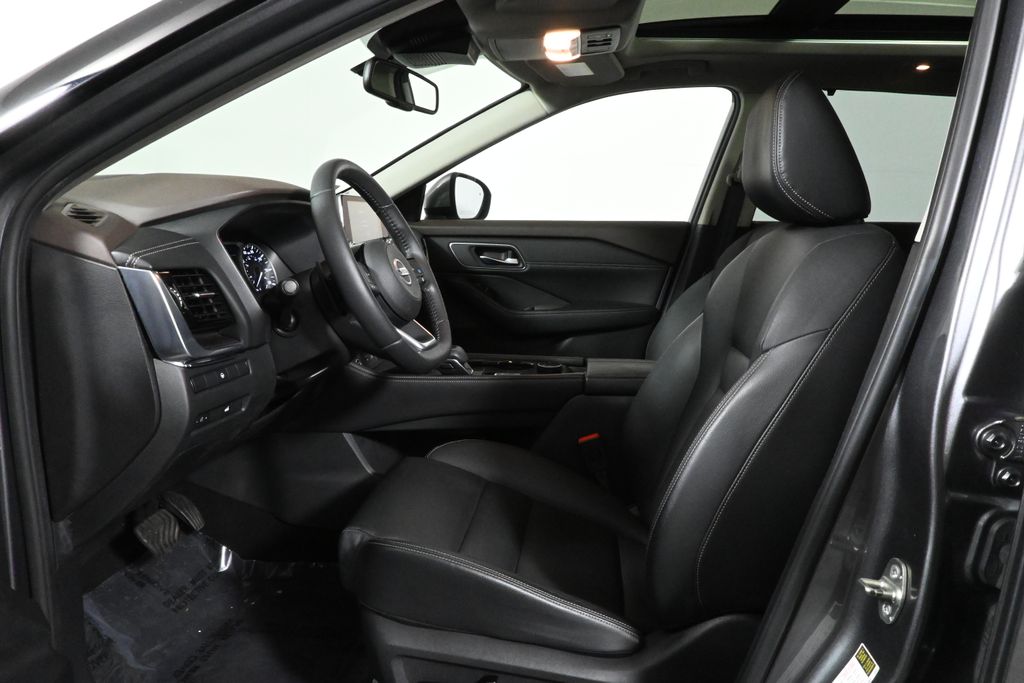 2021 Nissan Rogue SL photo 2
