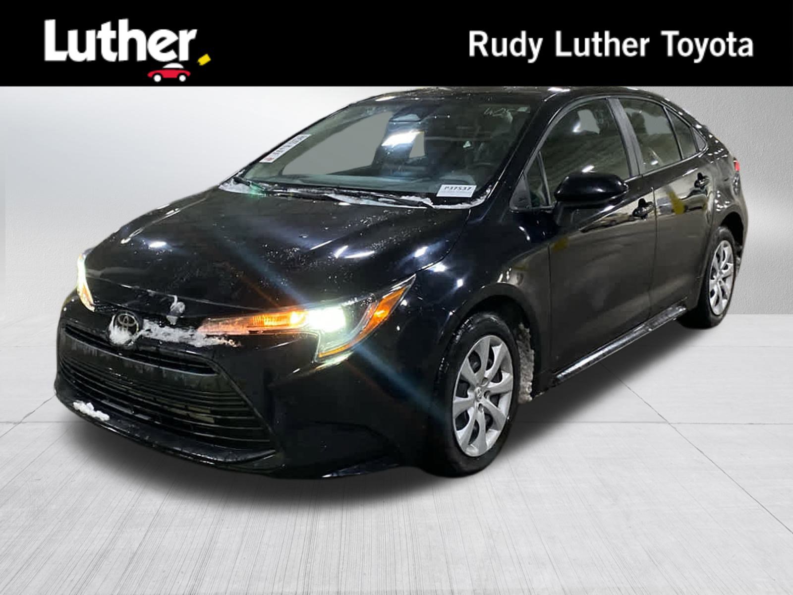 2024 Toyota Corolla LE's photo